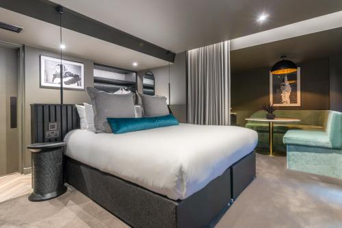 Deluxe King Room - Non Smoking