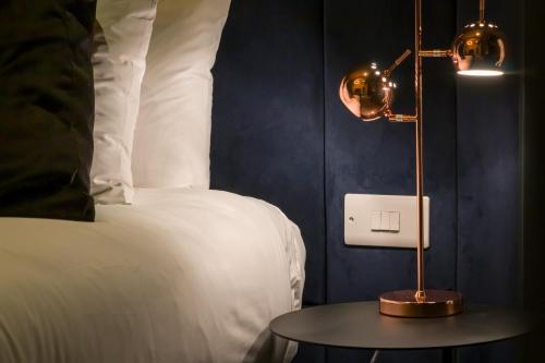Deluxe King Room with Balcony - Non-Smoking