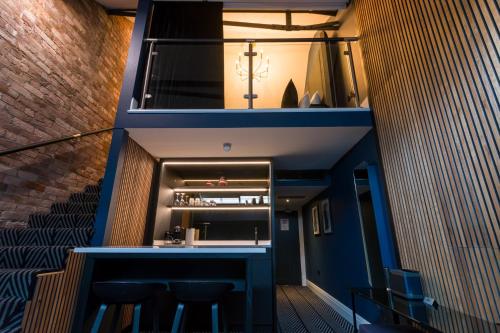Superior Duplex King Suite with Kitchenette, Sitting Area and In-Room Bath Tub - Non-Smoking