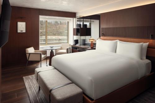 Signature King Room with River View