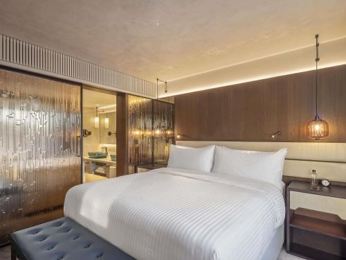 Signature One Bedroom King Suite