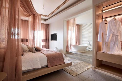Executive Sea View Suite with private infinity pool