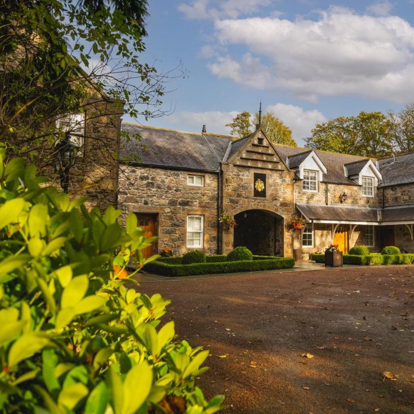 Trump MacLeod House & Lodge