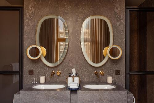 Signature Suite