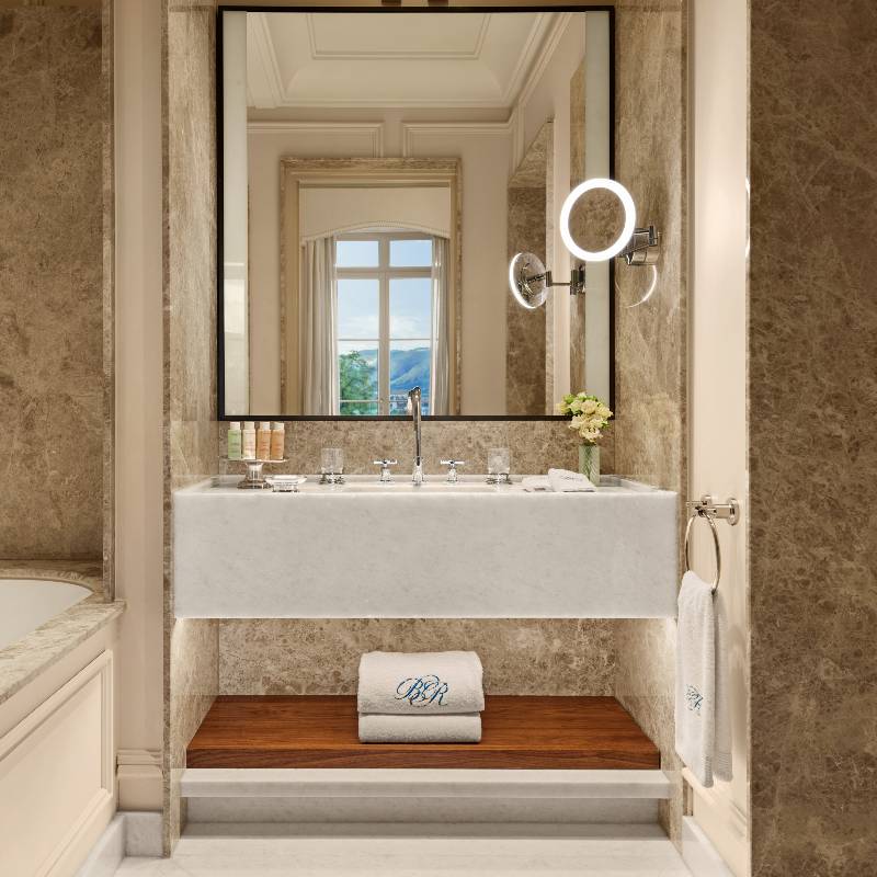 Lake View Heritage Suite