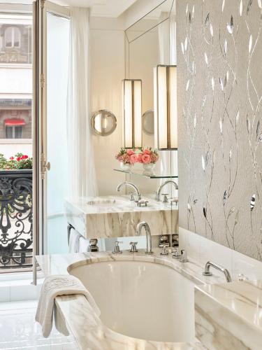 Eiffel Suite