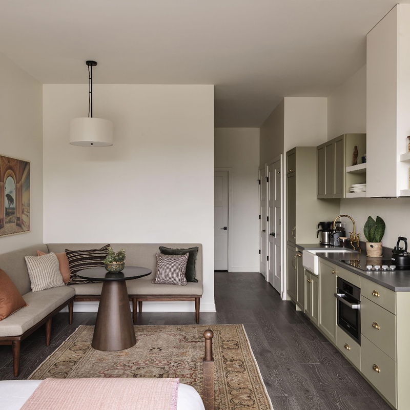 1 Bedroom Studio + Adjoining Room