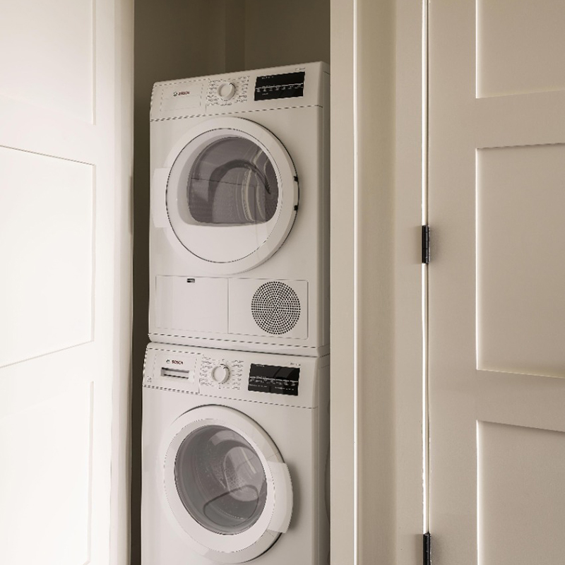 1 Bedroom Studio + Adjoining Room