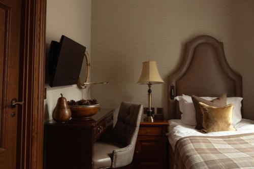 Single Guest Room