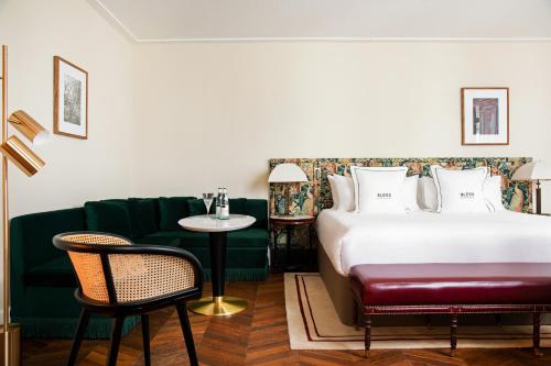 Deluxe Family Room