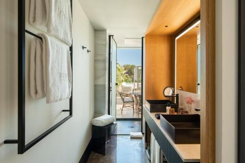 Deluxe Double Room with Terrace