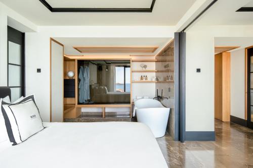 Suite with Sea View