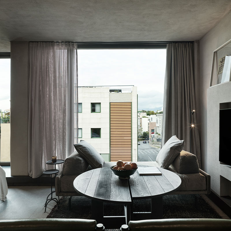 Corner City View Suite 