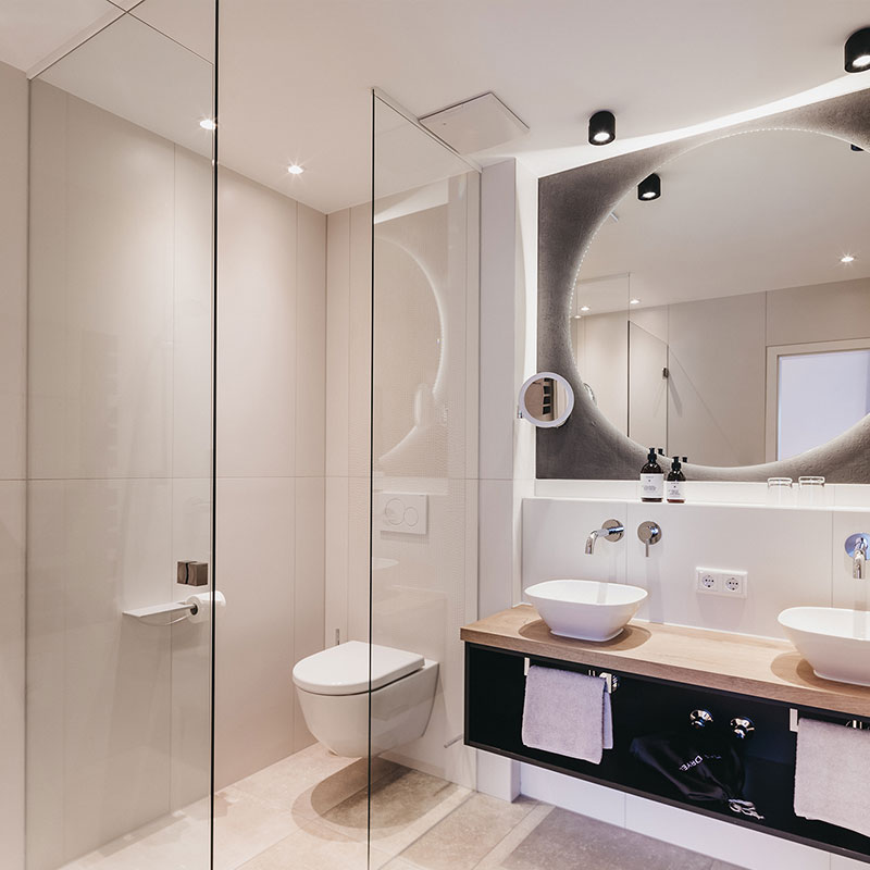 Deluxe Blumberg Room