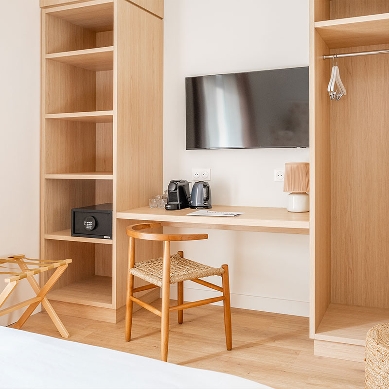 Chambre classique vue Cour