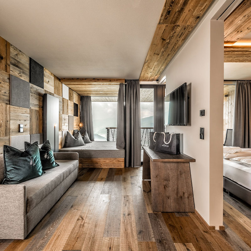 Hangout Suite