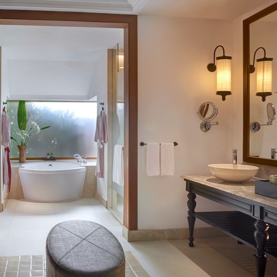 Deluxe Beachfront Villa with Plunge Pool