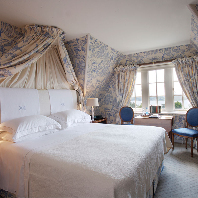 Superior Room - Lake View 