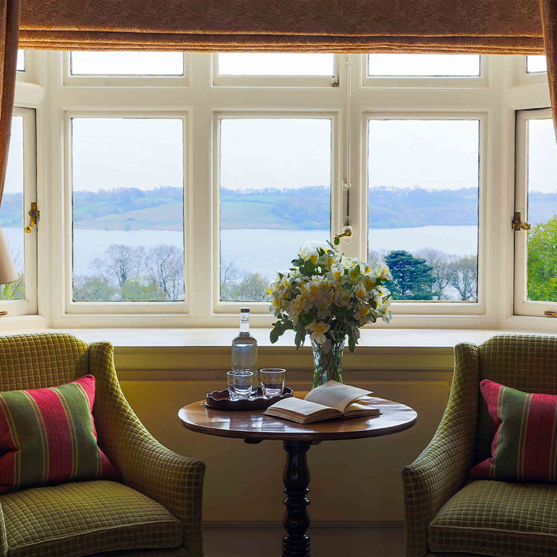Intermediate Room Lake View