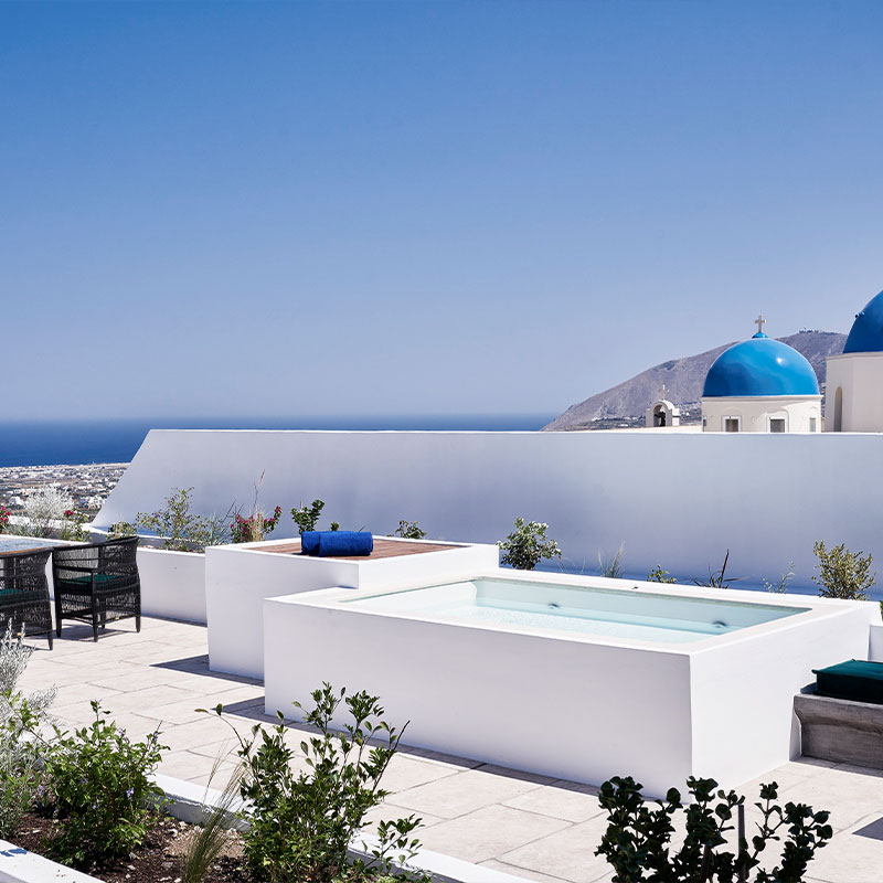 Senior Jetted Tub Suite Sea View
