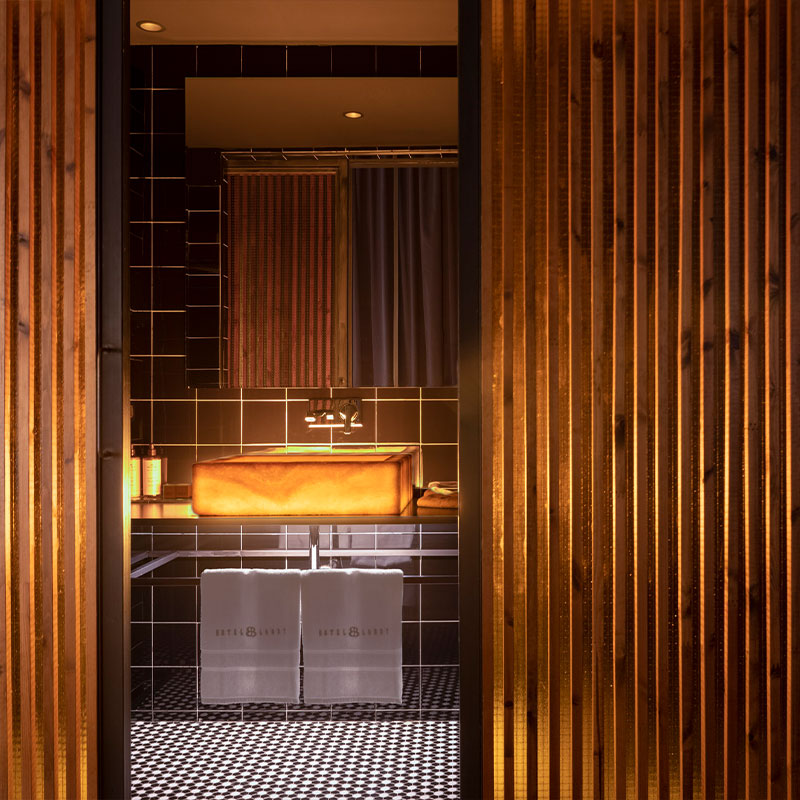 Petite Penthouse Suite