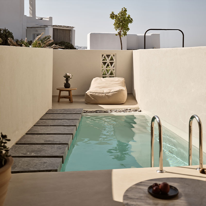 Island Gaze Room Inland View with Pool
