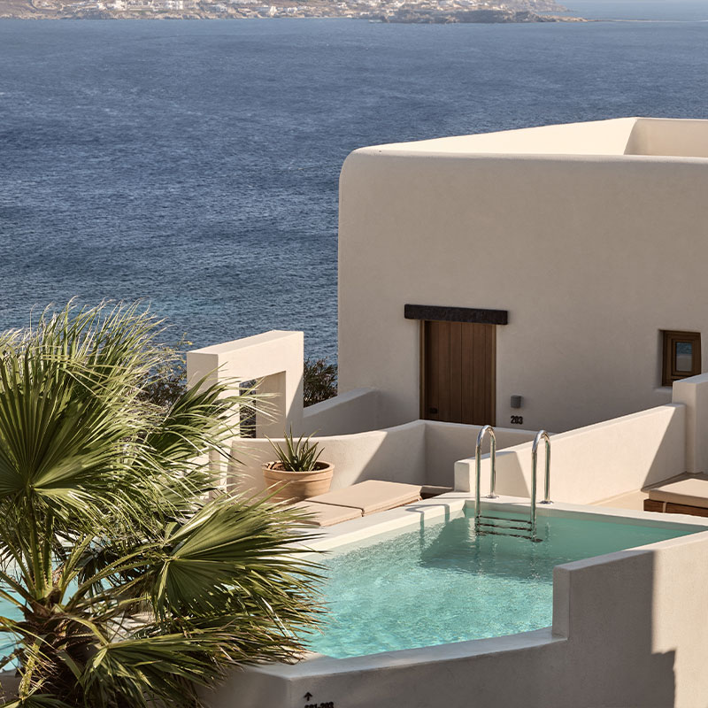 OMEON Signature Suite Sea View with Pool