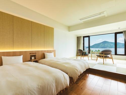 Deluxe Japanese-Western style room (with shower)
