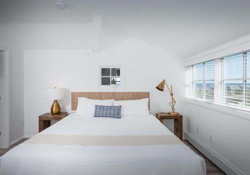 Suite with Pool View