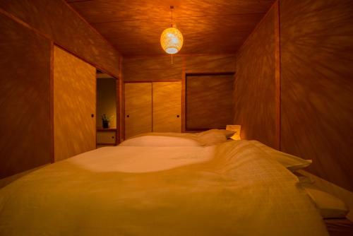 Deluxe Room - Non-Smoking
