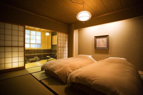 Deluxe Room - Non-Smoking