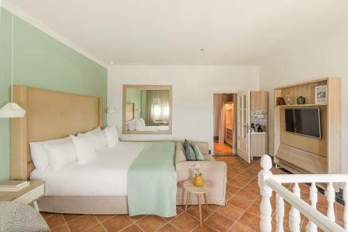 Red Level Family Suite 2 Bedrooms