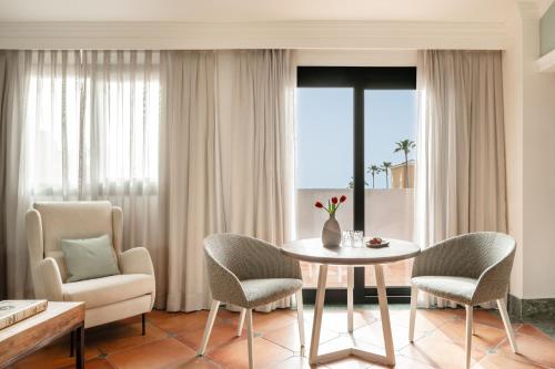 Red Level Family Suite 2 Bedrooms
