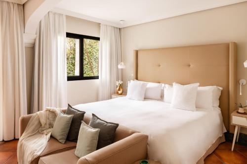 Premium Connected Rooms