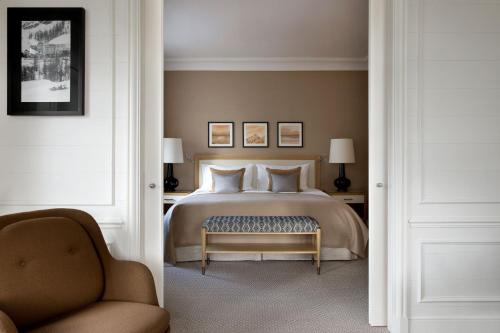 FIREPLACE SUITE