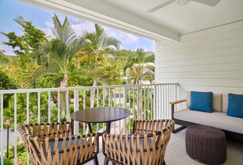 Partial Waterview, 1 King Guest Room with Balcony (Hearing Accessible)