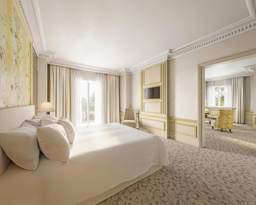 Deluxe Premium Suite