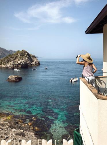 Deluxe Sea View Suite with Balcony