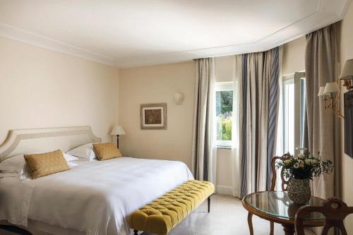 Deluxe Sea View Suite with Balcony