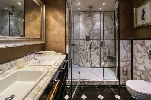 Deluxe Suite with Sea View