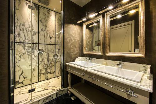 Deluxe Suite with Sea View