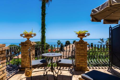 Deluxe Suite with Sea View