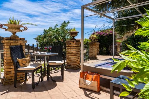 Standard Double Room with Garden View