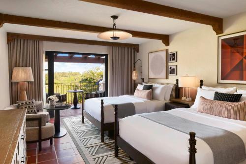 Deluxe Queen Room with Two Queen Beds and Resort View - Hearing Accessible
