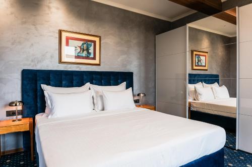 Three-Bedroom Premium Apartment with Balcony