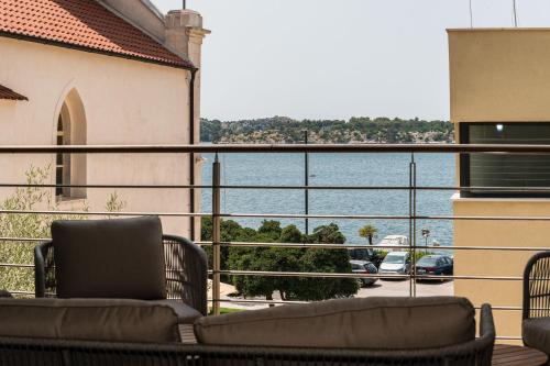 Three-Bedroom Premium Apartment with Balcony