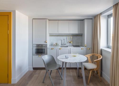 Open Plan Suite - Panoramic View
