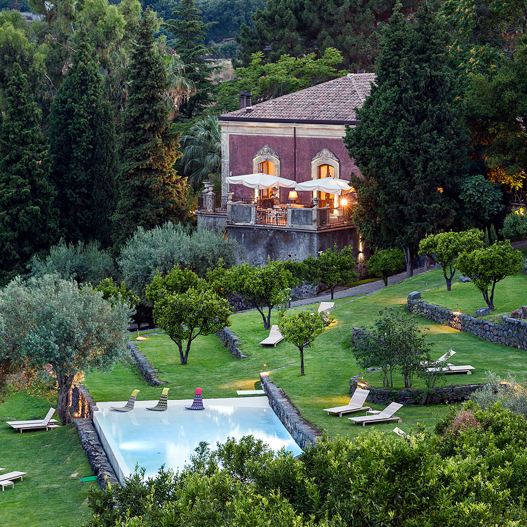 Monaci delle Terre Nere