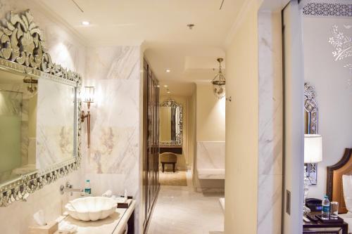 Palace Suite