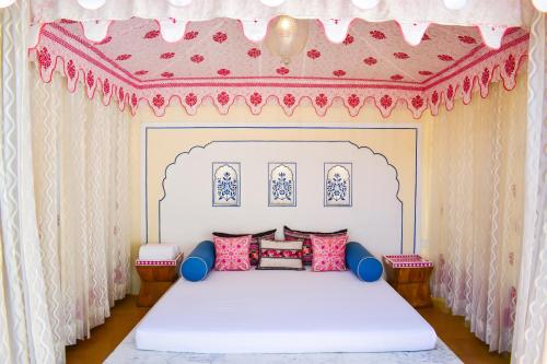 Royal Villa with Courtyard Twin
